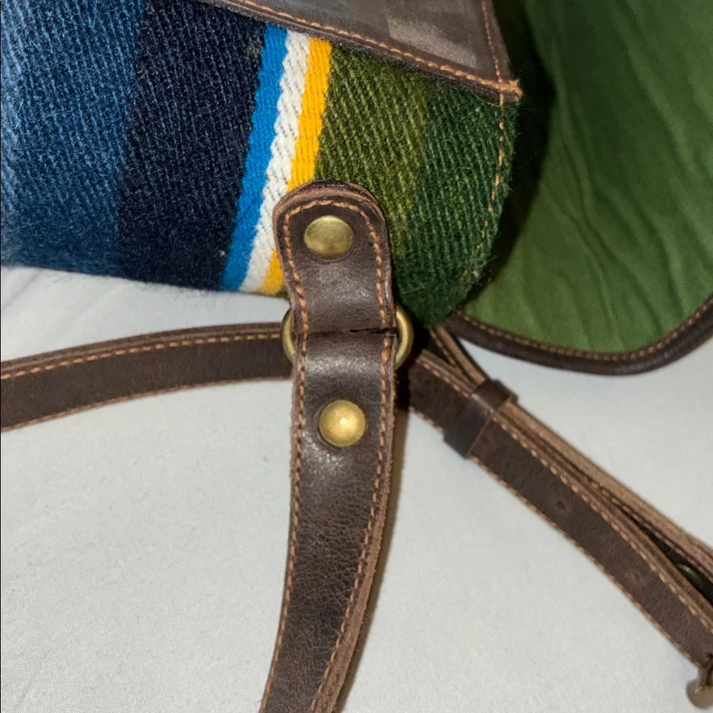 The White Yak Brown Leather Messenger Bag with Multicolor Stripes‎